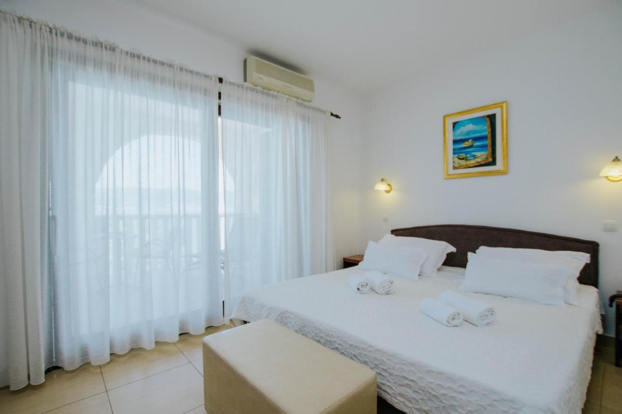 Hotel Vila Tina Arbanija Εξωτερικό φωτογραφία