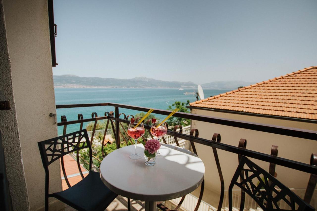 Hotel Vila Tina Arbanija Εξωτερικό φωτογραφία