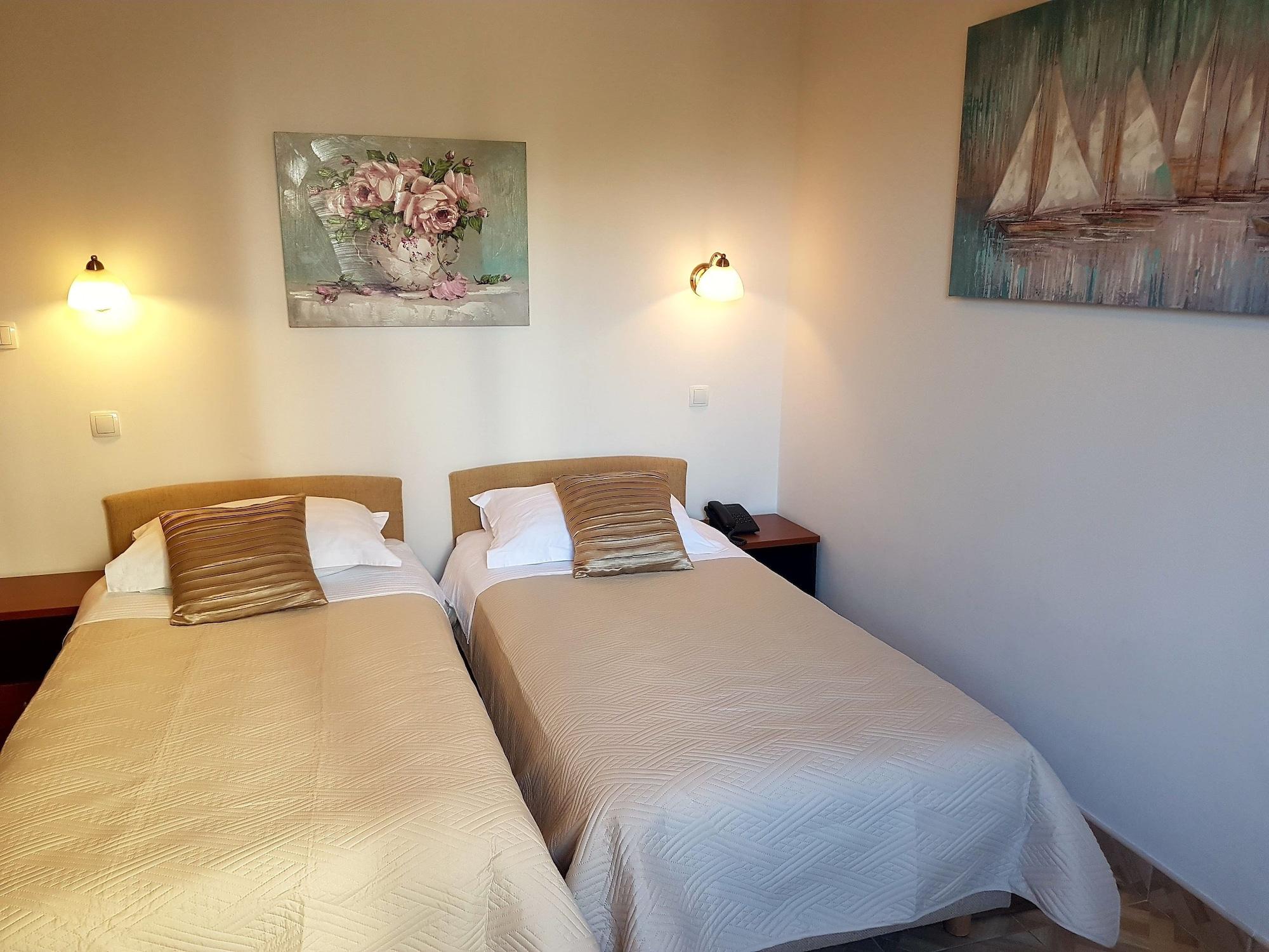 Hotel Vila Tina Arbanija Εξωτερικό φωτογραφία