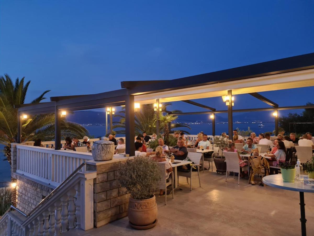 Hotel Vila Tina Arbanija Εξωτερικό φωτογραφία