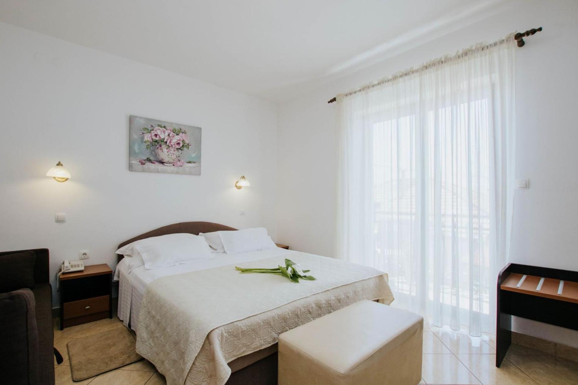 Hotel Vila Tina Arbanija Εξωτερικό φωτογραφία