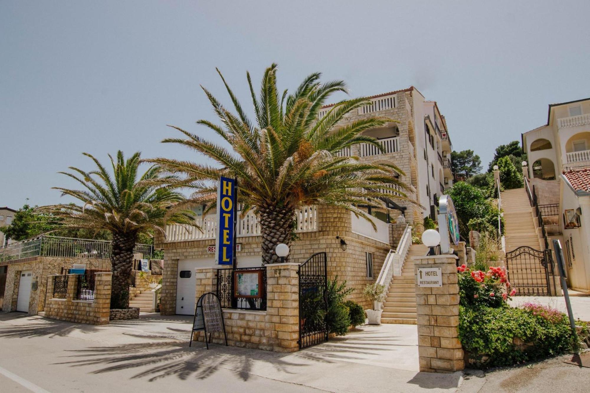 Hotel Vila Tina Arbanija Εξωτερικό φωτογραφία
