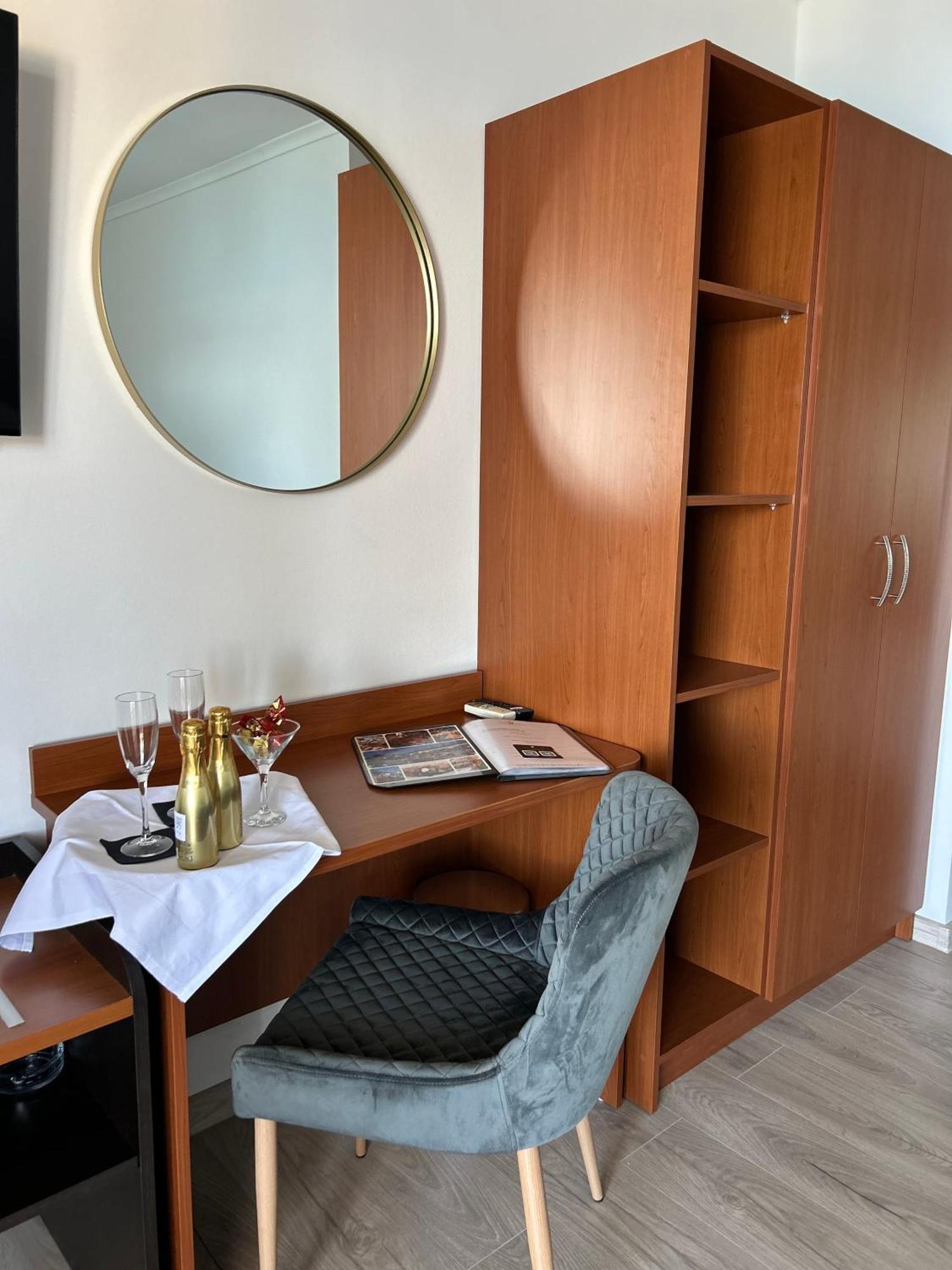 Hotel Vila Tina Arbanija Εξωτερικό φωτογραφία