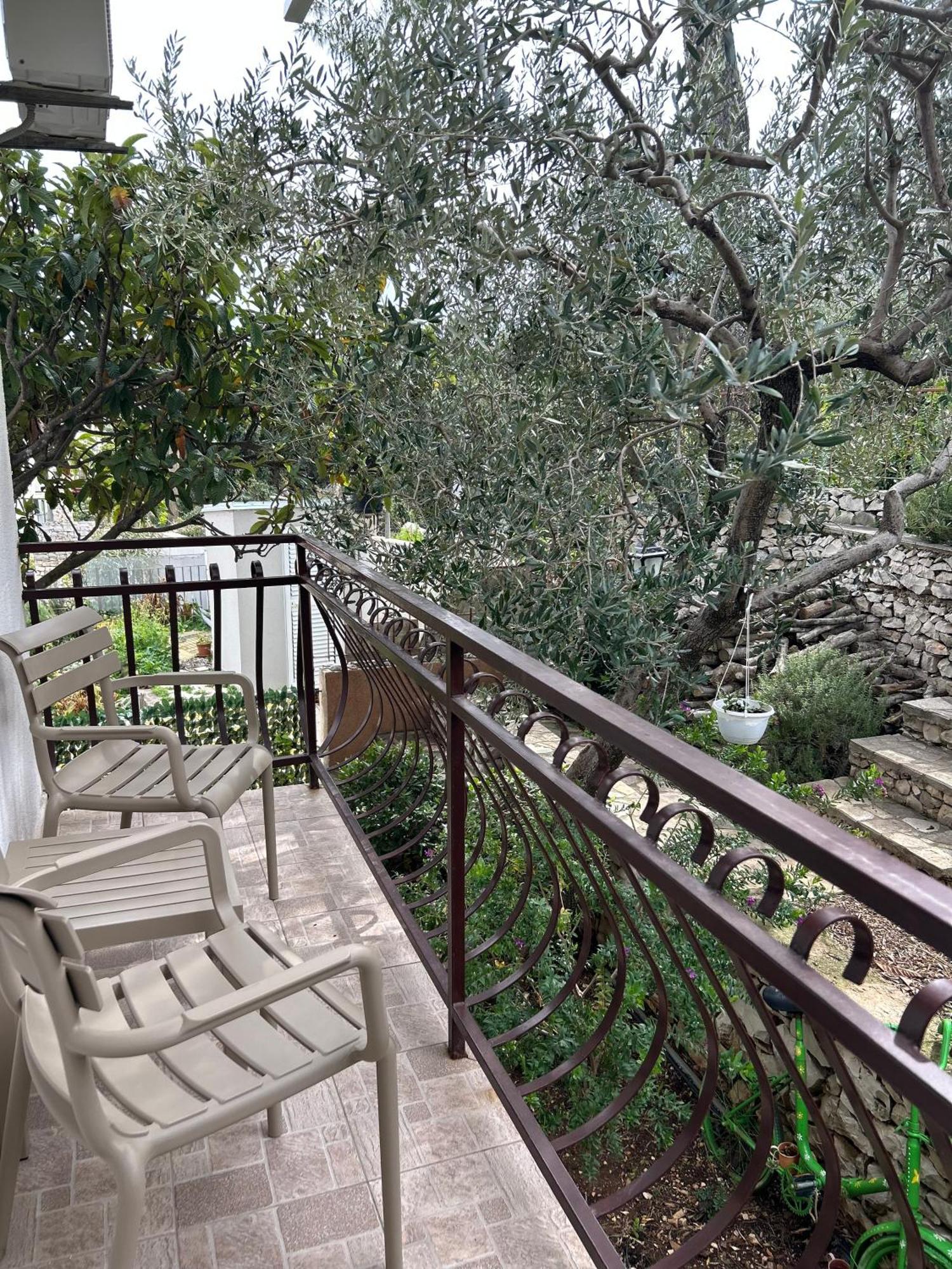 Hotel Vila Tina Arbanija Εξωτερικό φωτογραφία
