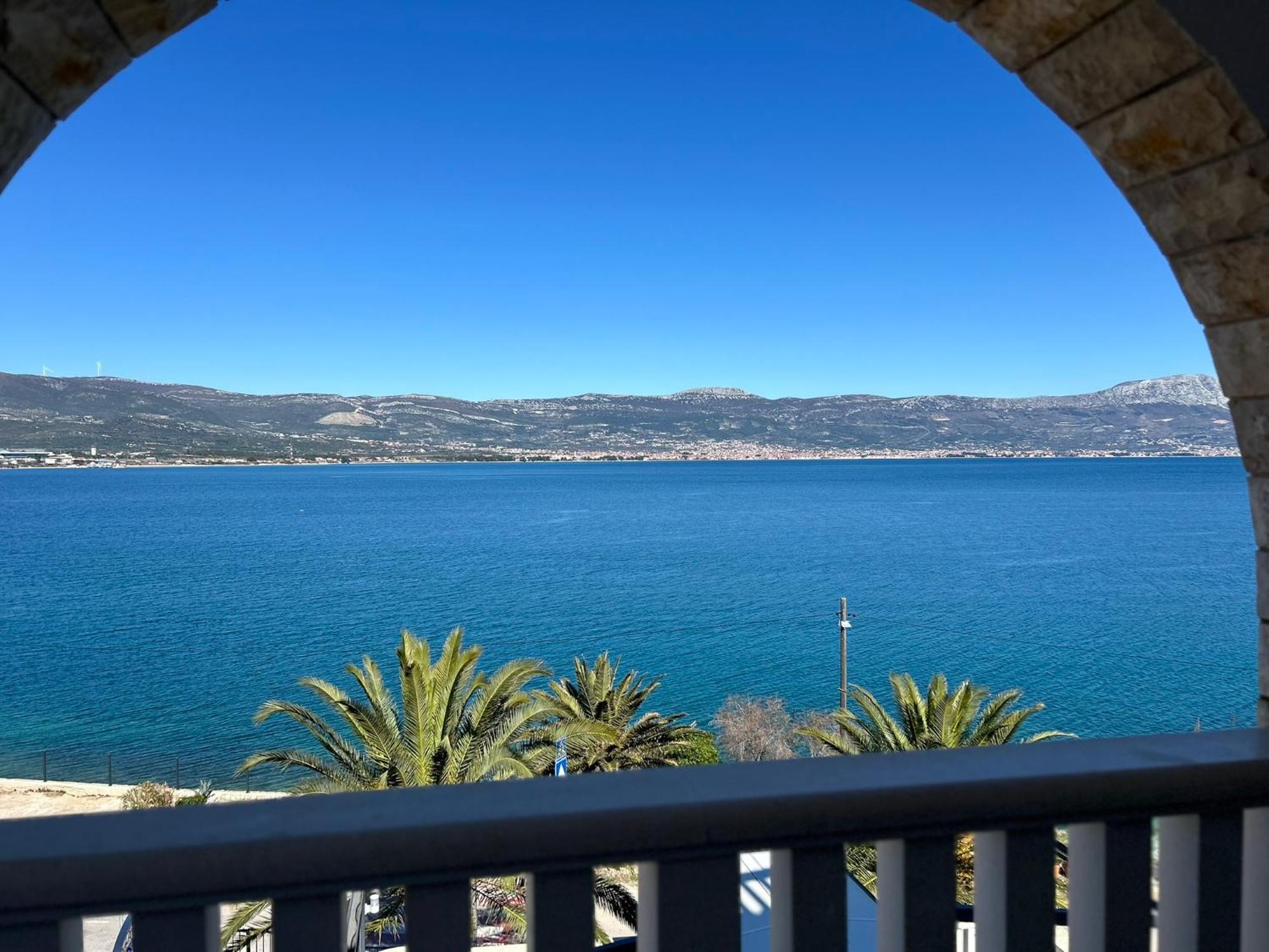 Hotel Vila Tina Arbanija Εξωτερικό φωτογραφία
