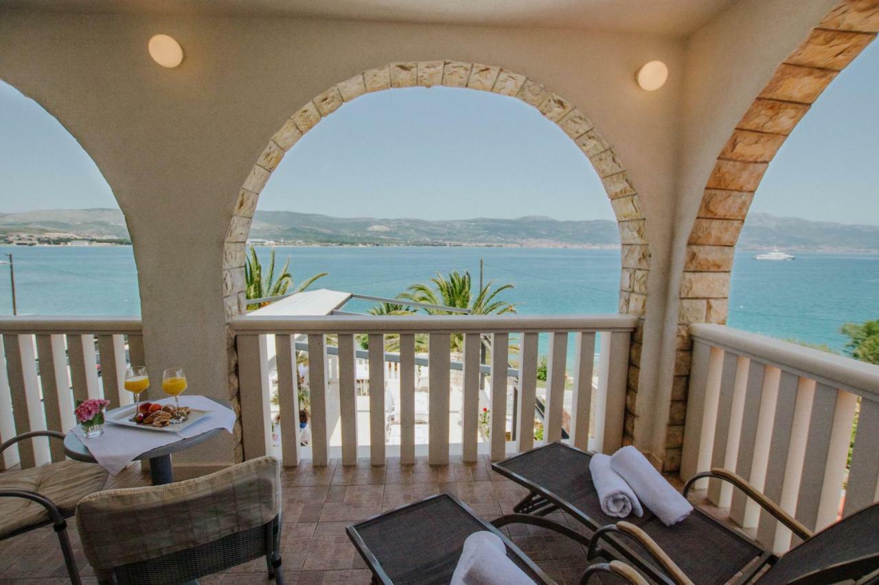 Hotel Vila Tina Arbanija Εξωτερικό φωτογραφία