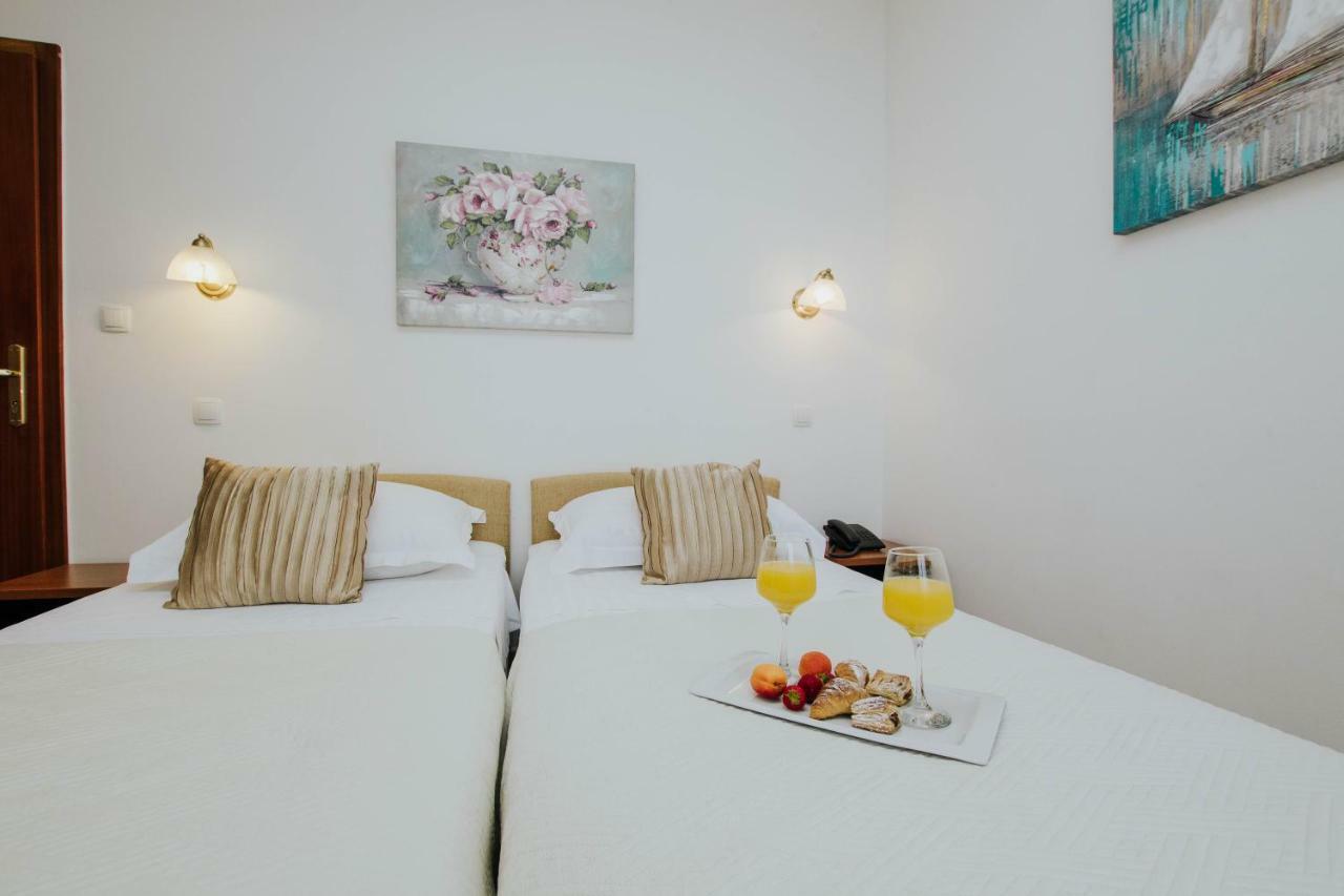 Hotel Vila Tina Arbanija Εξωτερικό φωτογραφία