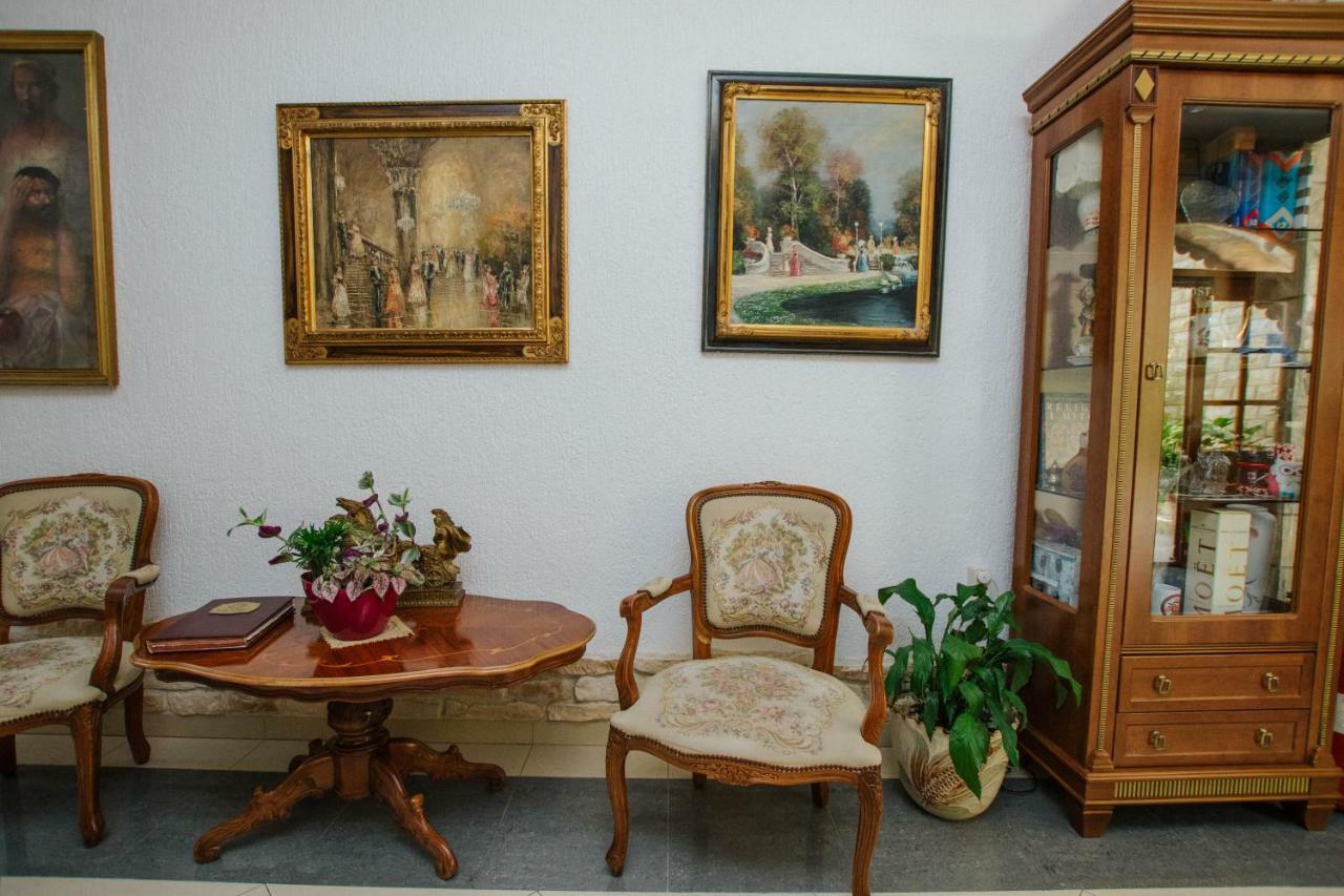 Hotel Vila Tina Arbanija Εξωτερικό φωτογραφία
