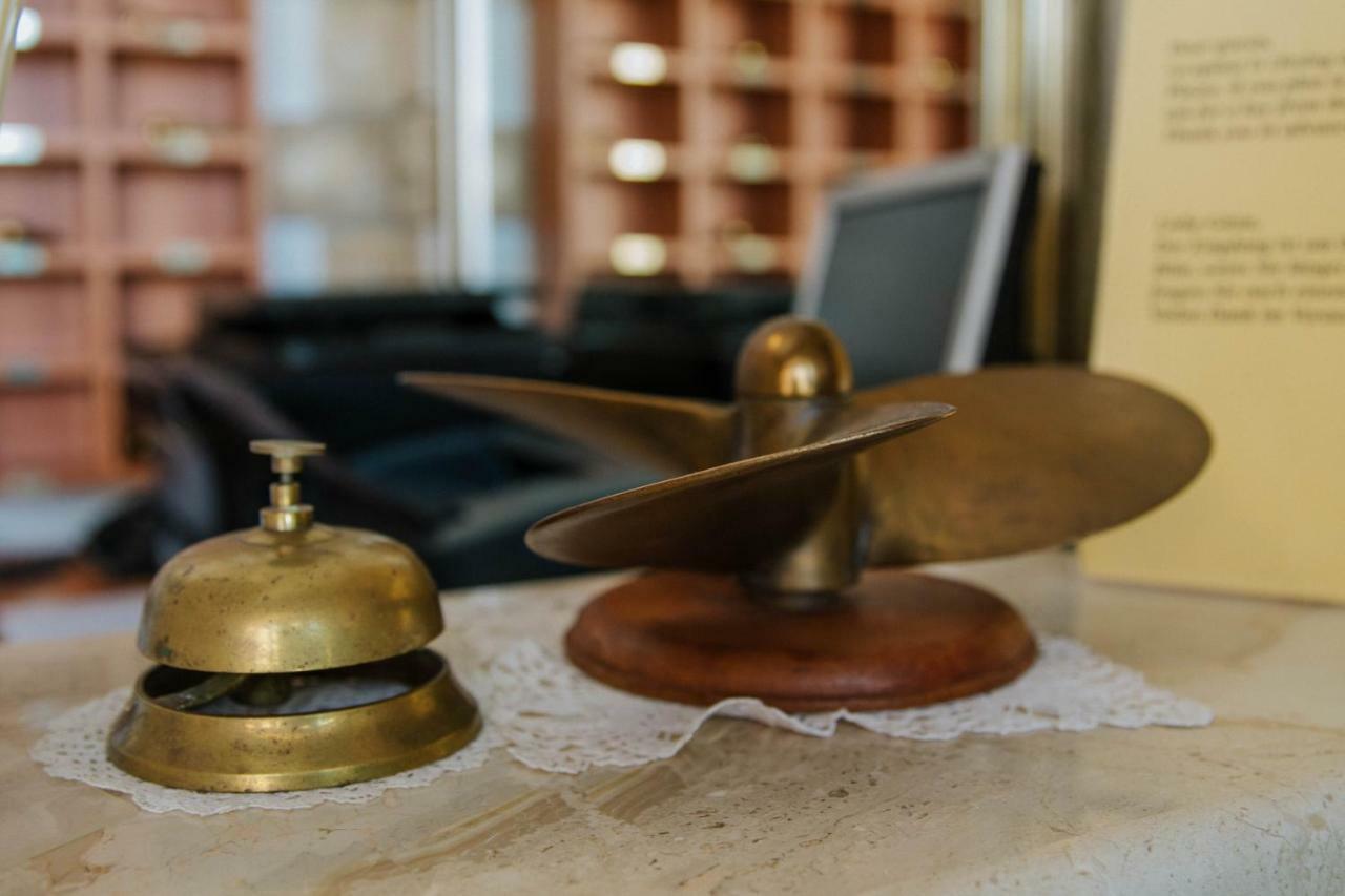 Hotel Vila Tina Arbanija Εξωτερικό φωτογραφία